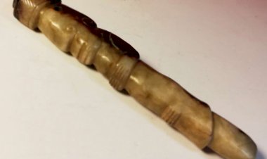 D002. 西周玉人珮