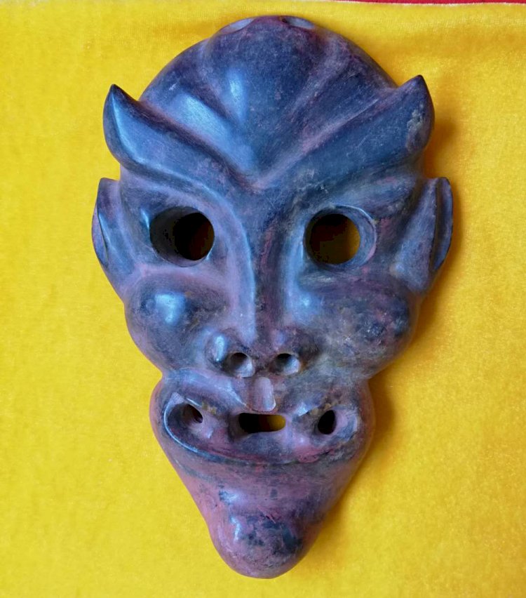 D001. Archaic Jade Mask