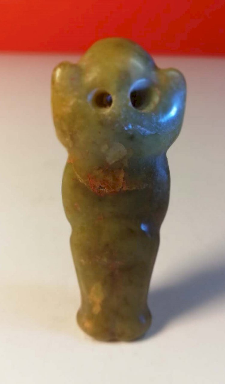 E002 春秋玉立人