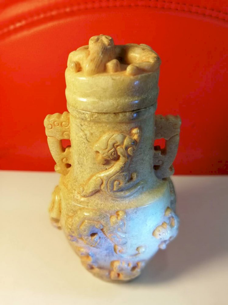 G020  A White Jade Bottle with Cover and Caved with Nine Dragons