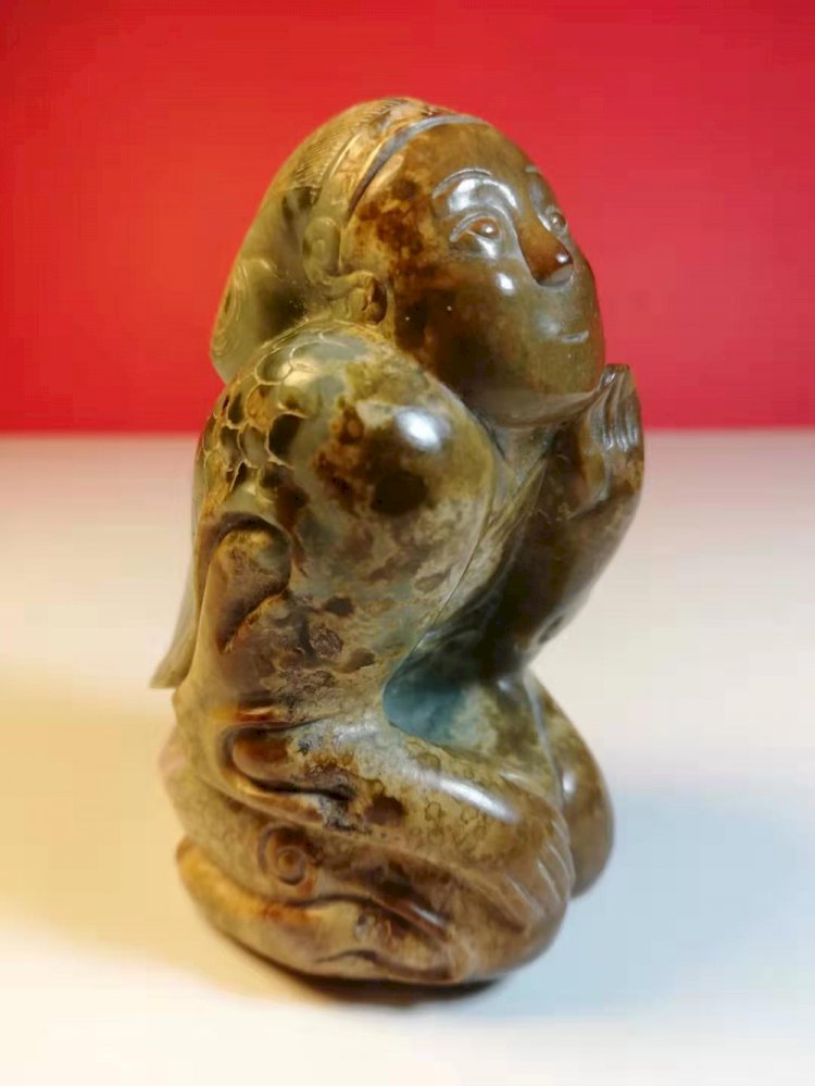 G025 Jade Carving of the Fairy with Wing Sitting in the Squatting Position