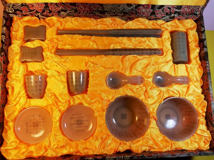 Q003. Whole Set of Mengzier Jade Food Utensils