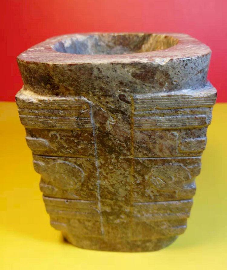 A031 Liangzhu Culture Animal-faced Jade Cong