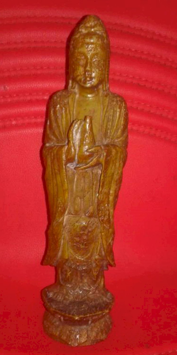 E22. Eastern Zhou ancient jade Guanyin