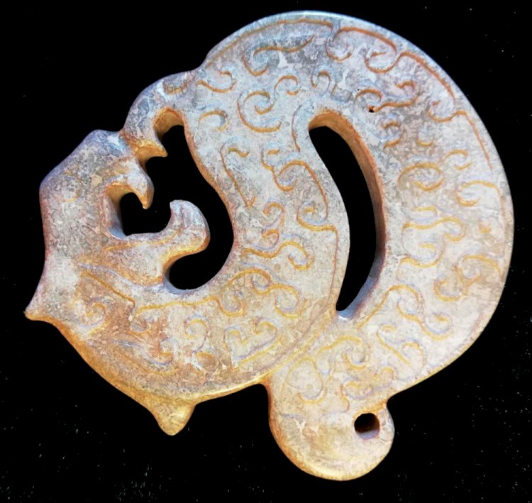 E33. Jade Dragon Pendant