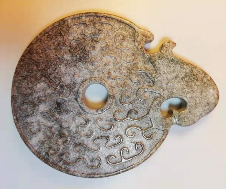 E65 戰國 出廓鳳首玉璧形珮