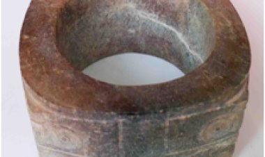 A009. 良渚文化玉琮